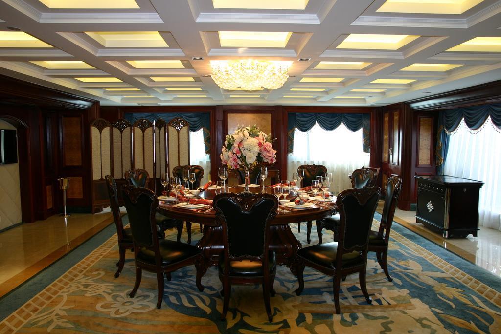 Dynasty International Hotel 昆明 エクステリア 写真
