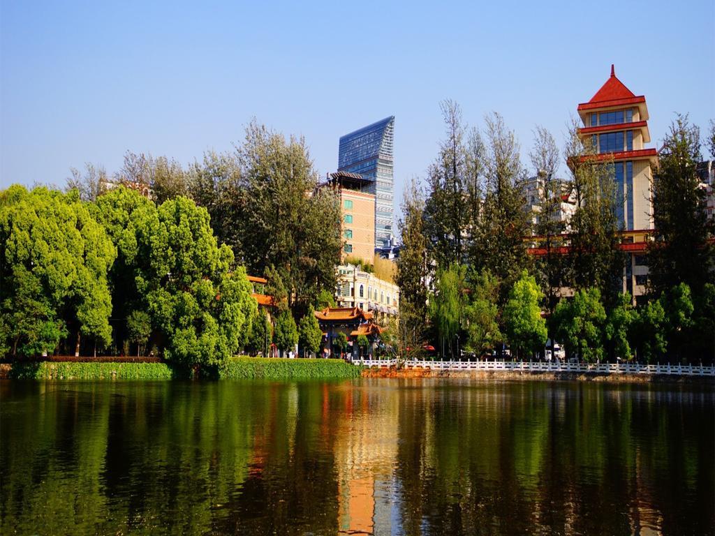 Dynasty International Hotel 昆明 エクステリア 写真