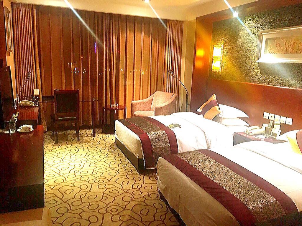 Dynasty International Hotel 昆明 エクステリア 写真